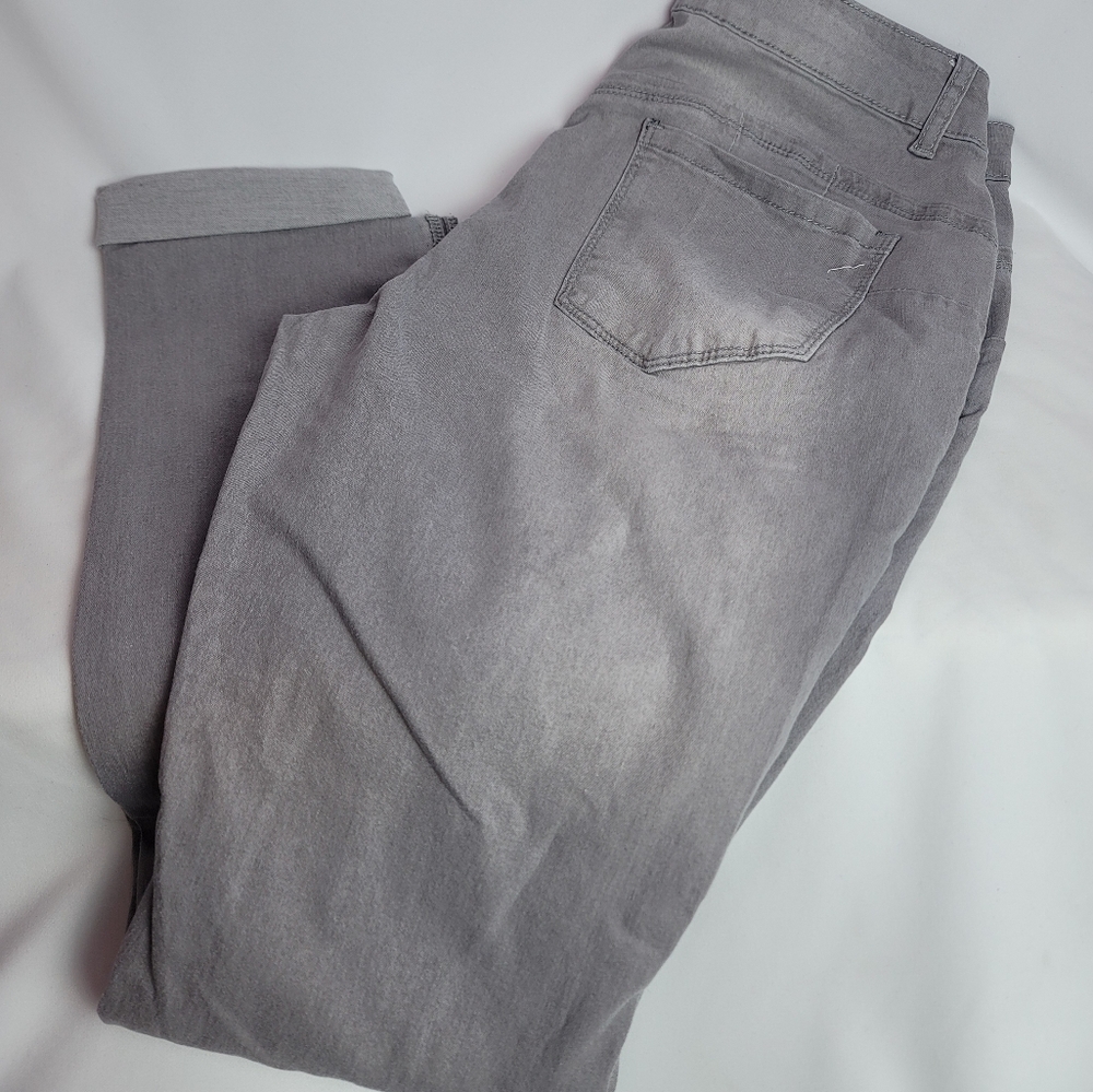 Amazon Jeans - Picture 4 of 4